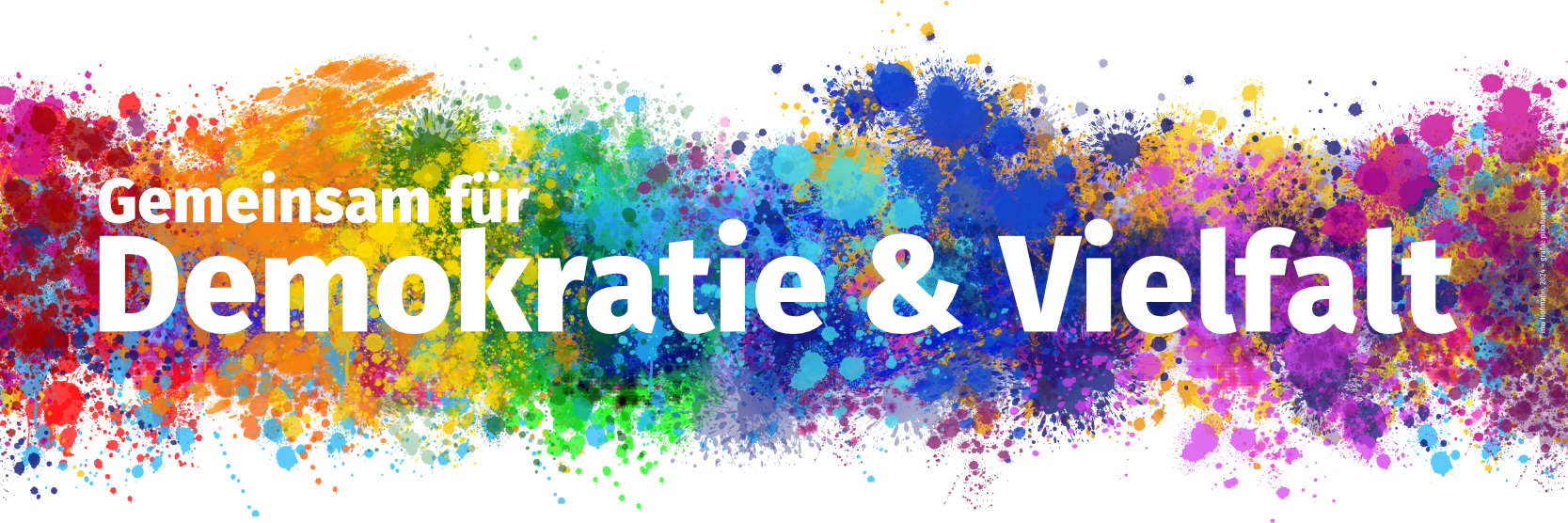 Banner mit buntem Hintergrund und der Aufschrift: Gemeinsam für Demokratie & Vielfalt